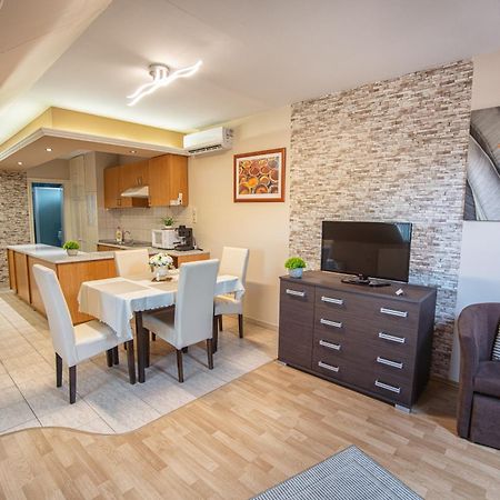 Delfin Apartman Шарвар Экстерьер фото