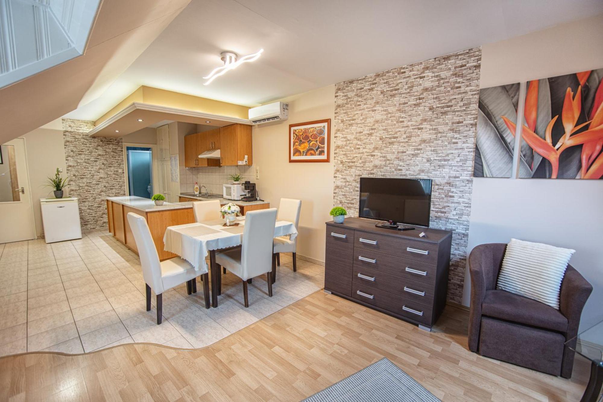 Delfin Apartman Шарвар Экстерьер фото